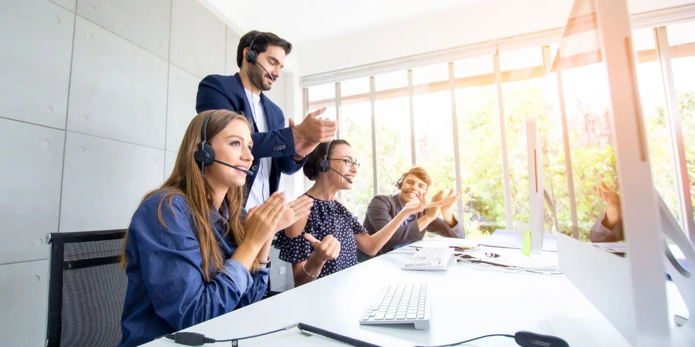 Ajuste estructural, transformación tecnológica y desafíos de competitividad: el sector de contact center y BPO en Colombia frente al 2026