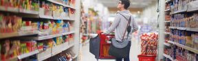 caminando_supermercado