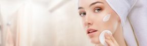 mujer_ducha_crema