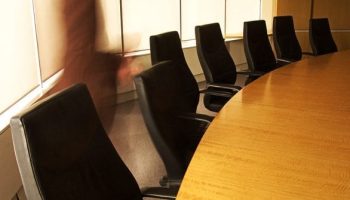 El Club Bilderberg, la Organización Secreta que Dirige al Mundo