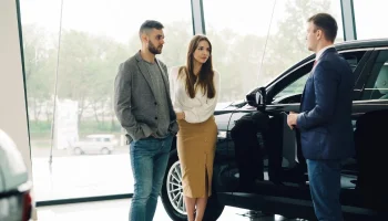 vendedor carro Colombia