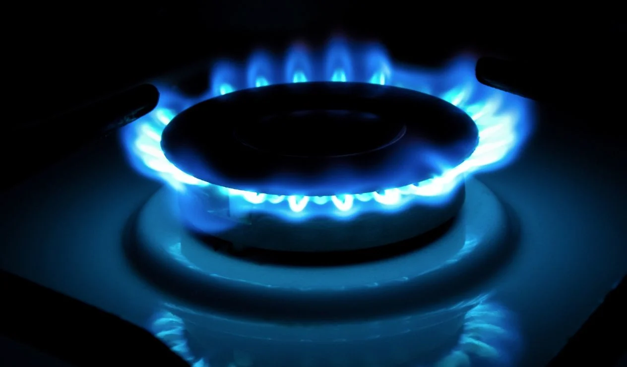 Generadoras térmicas podrán comercializar 400 millones de pies cúbicos de gas importado
