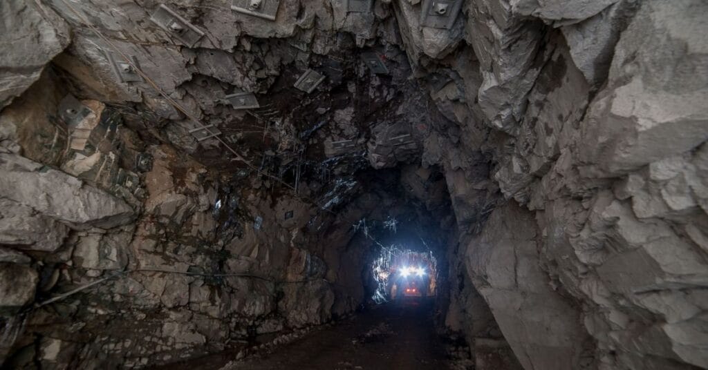 Ministerios de Minas y Ambiente Reglamentarán Pequeñas Minas